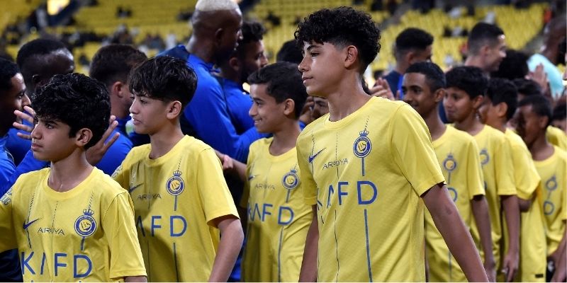 Ronaldo Jr chuẩn bị lên tuyển Bồ Đào Nha: Hổ phụ sinh hổ tử Ronaldo JR đang ghi bàn “cháy máy” tại U15 Al Nassr