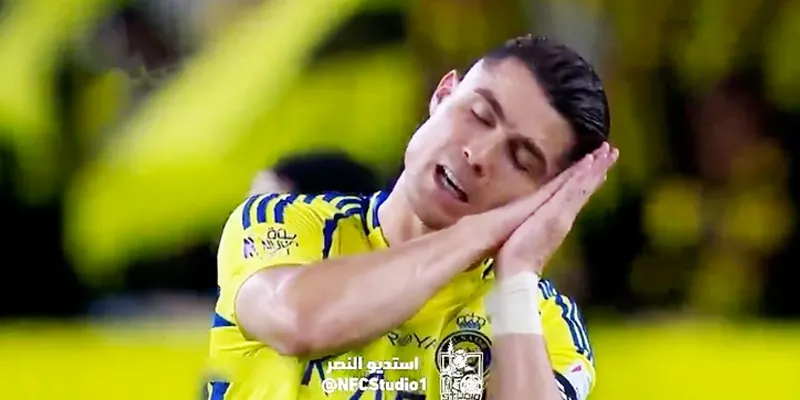 ronaldo-noi-gian-chi-trich-dong-doi